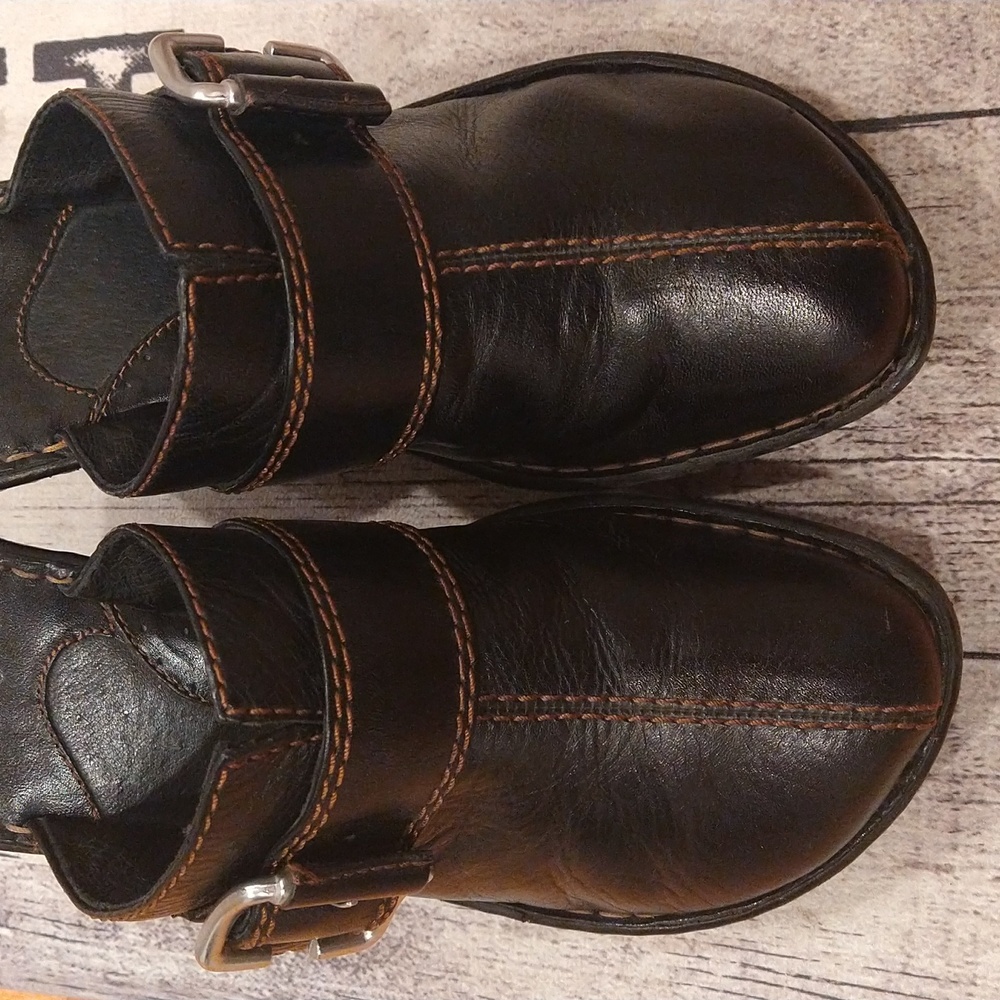 *Excellent Used Condition* Born Clogs With Buckle… - image 5